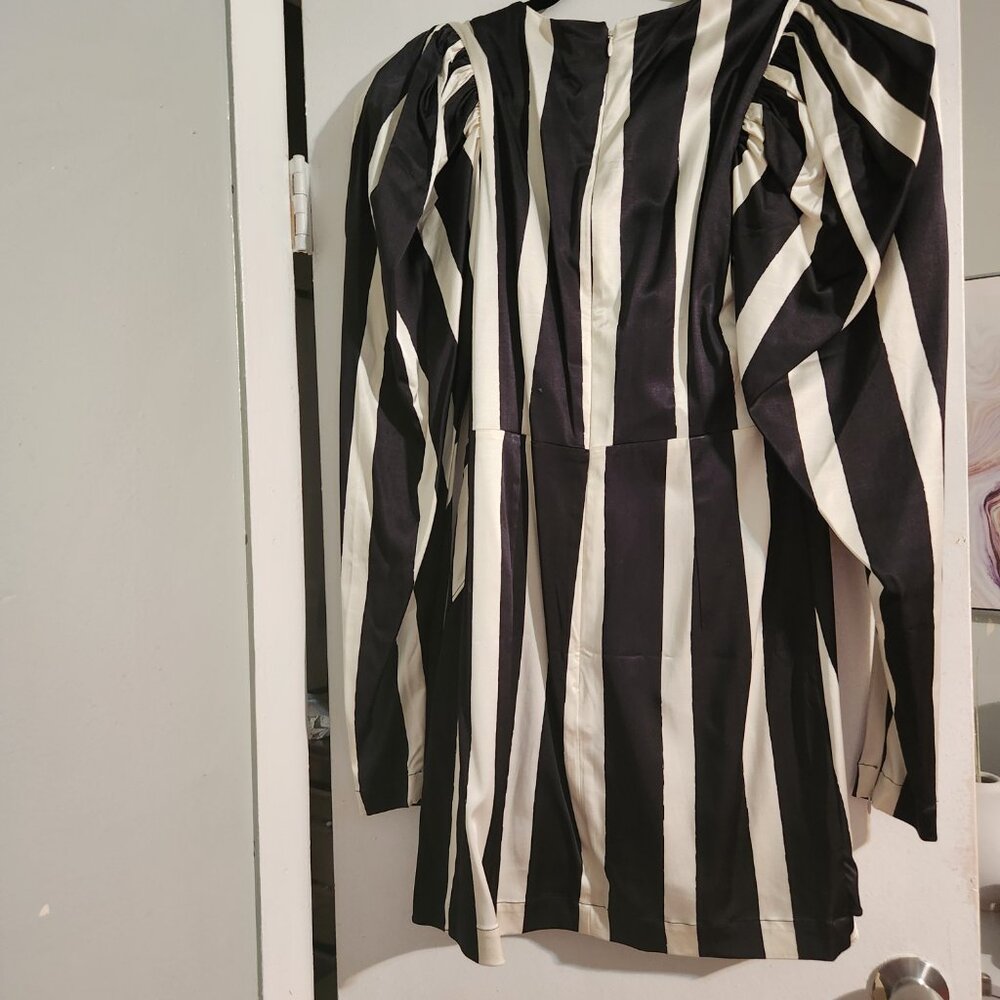 Rotate - Picture 3 of 4